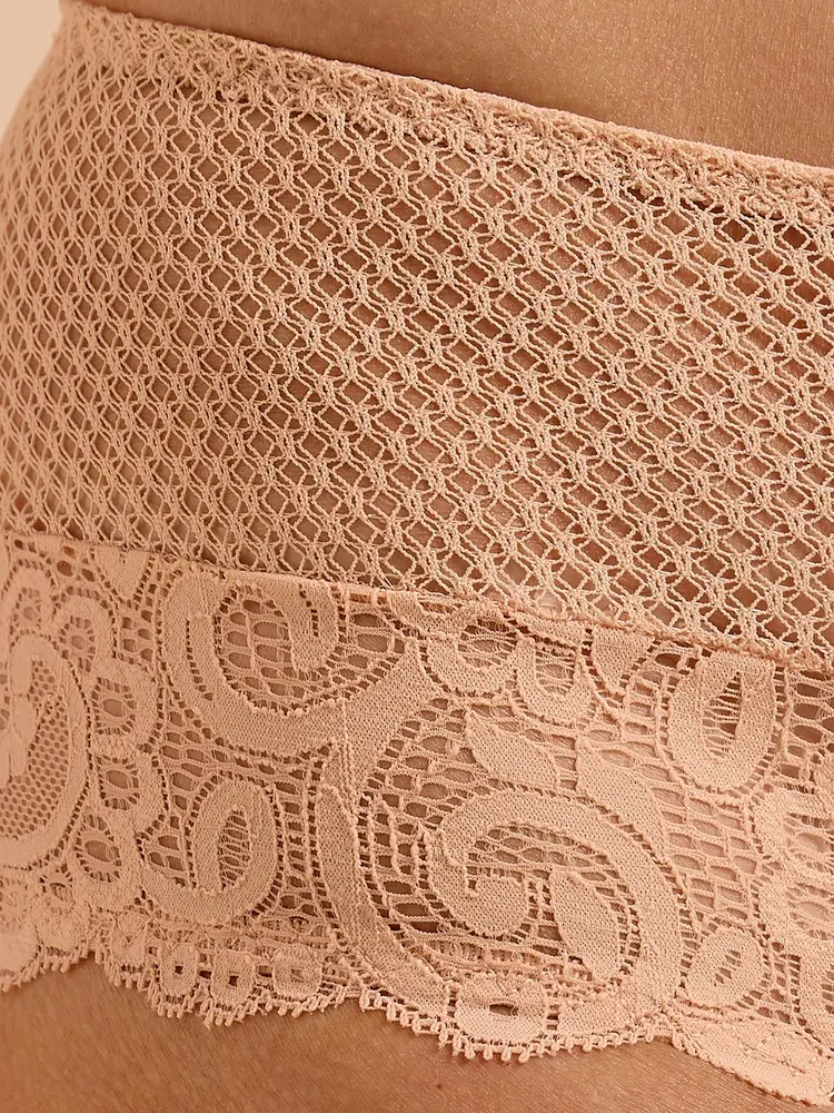 Gaby – Taillenslip mit Spitze