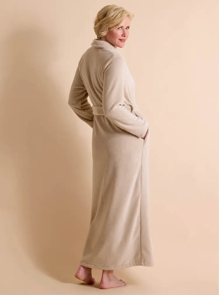 Kuscheliger Wickelmantel aus Fleece